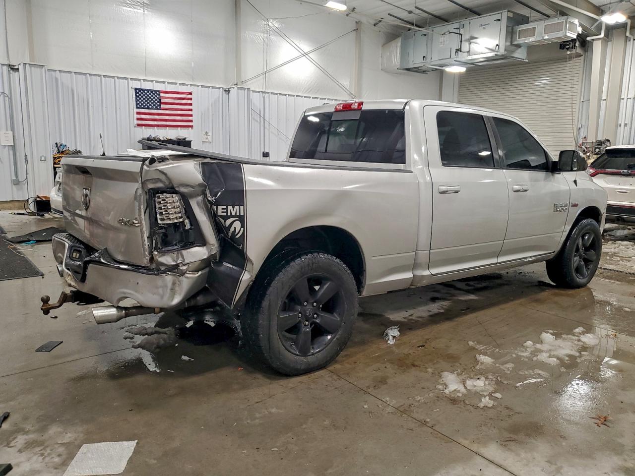 2015 RAM 1500 SPORT photo 3