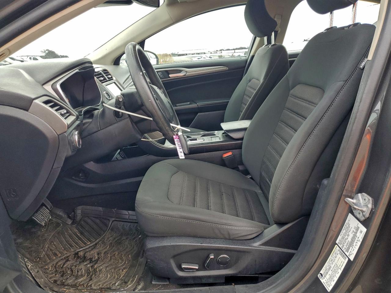 2019 FORD FUSION SE photo 19
