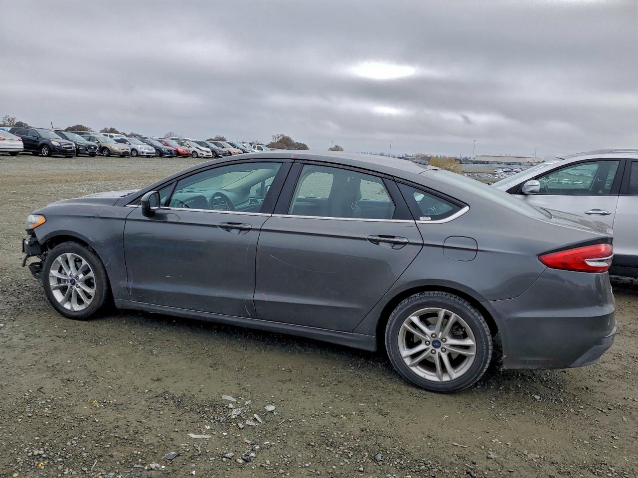 2019 FORD FUSION SE photo 4