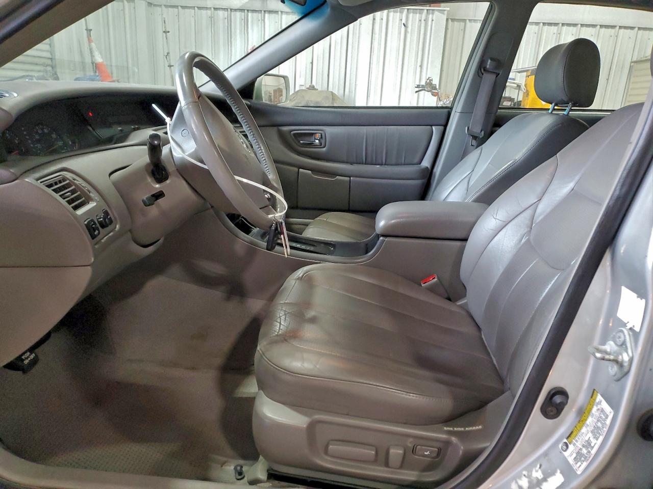 2004 TOYOTA AVALON XL photo 13
