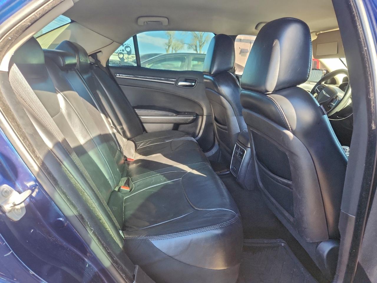 2015 CHRYSLER 300 LIMITED photo 28