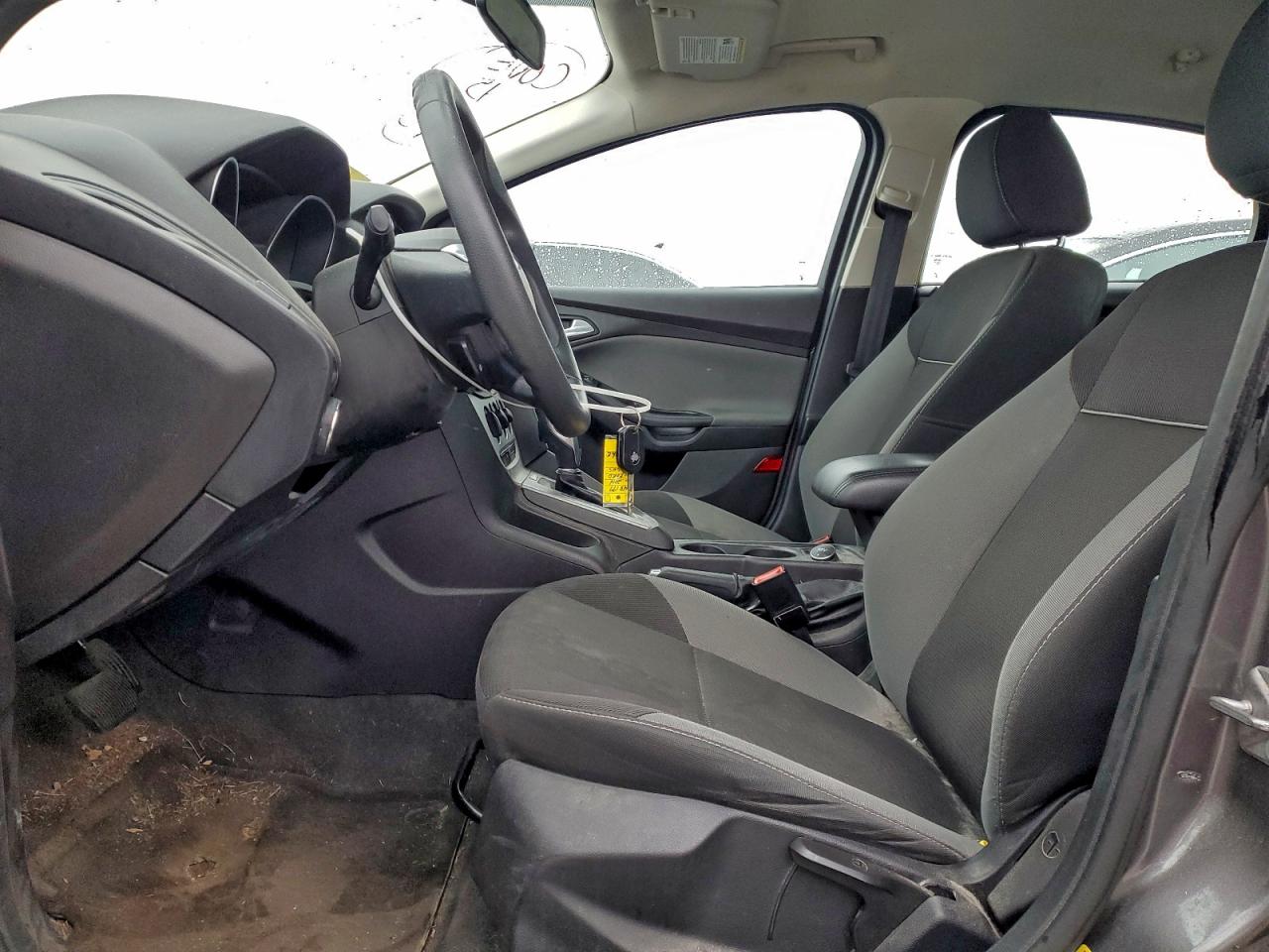 2014 FORD FOCUS SE photo 13