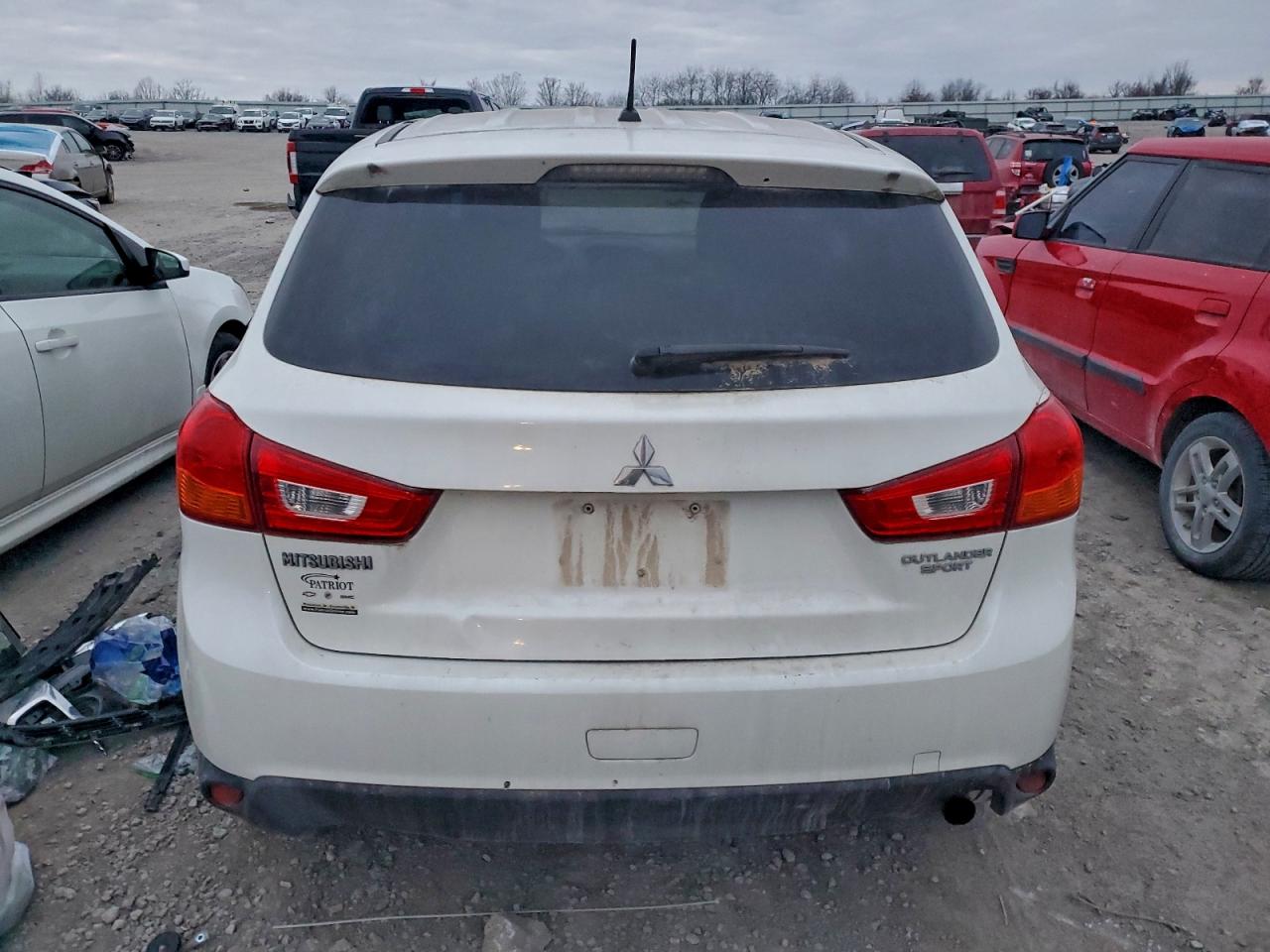 2016 MITSUBISHI OUTLANDER SPORT ES photo 11
