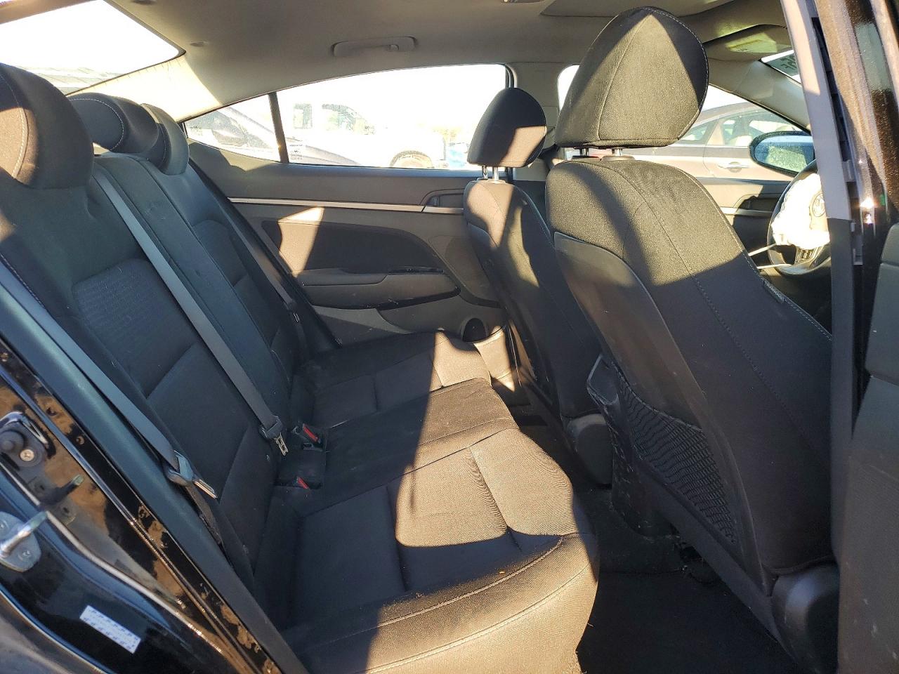 2017 HYUNDAI ELANTRA SE photo 10