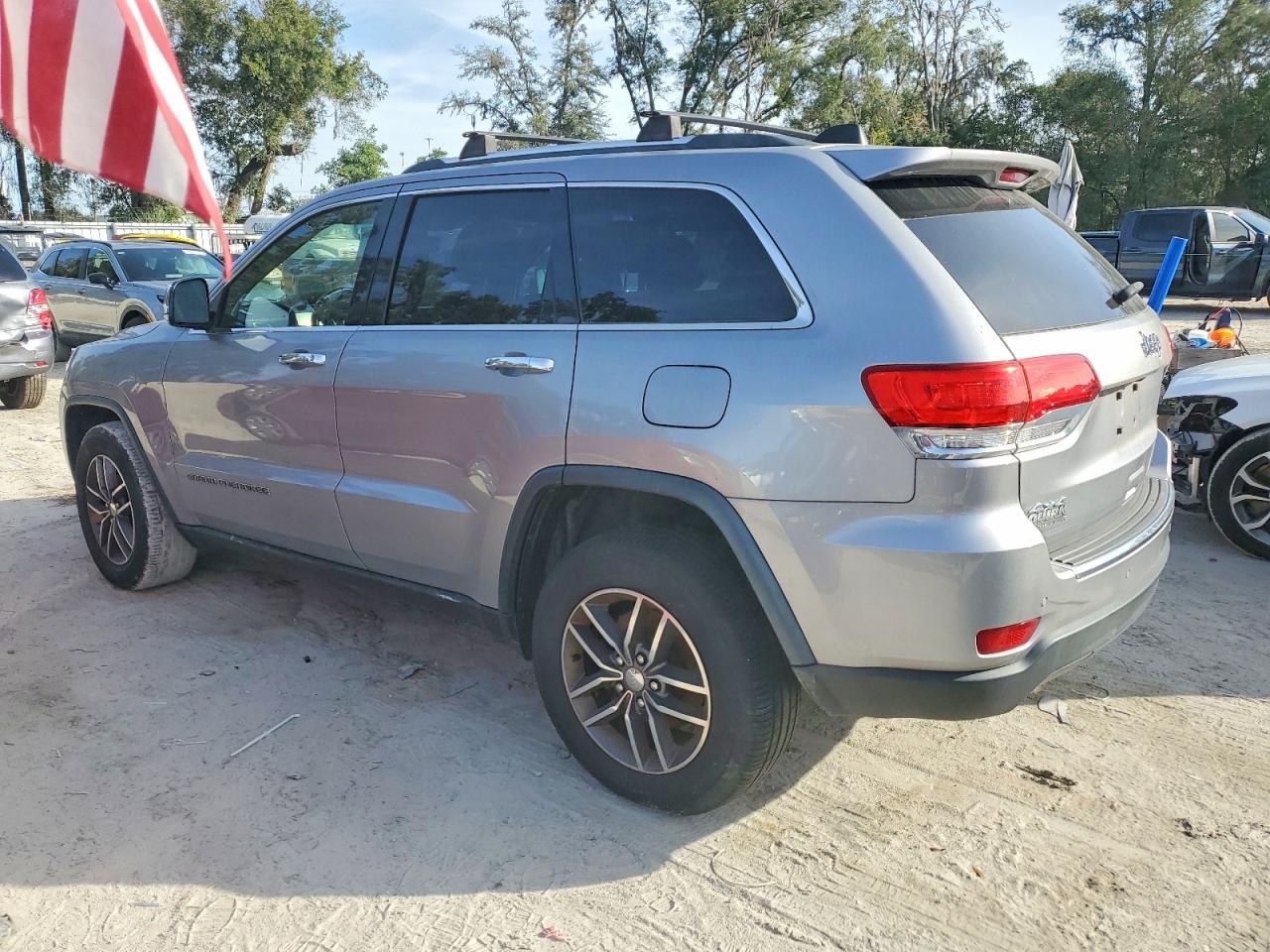 2018 JEEP GRAND CHEROKEE LIMITED photo 3