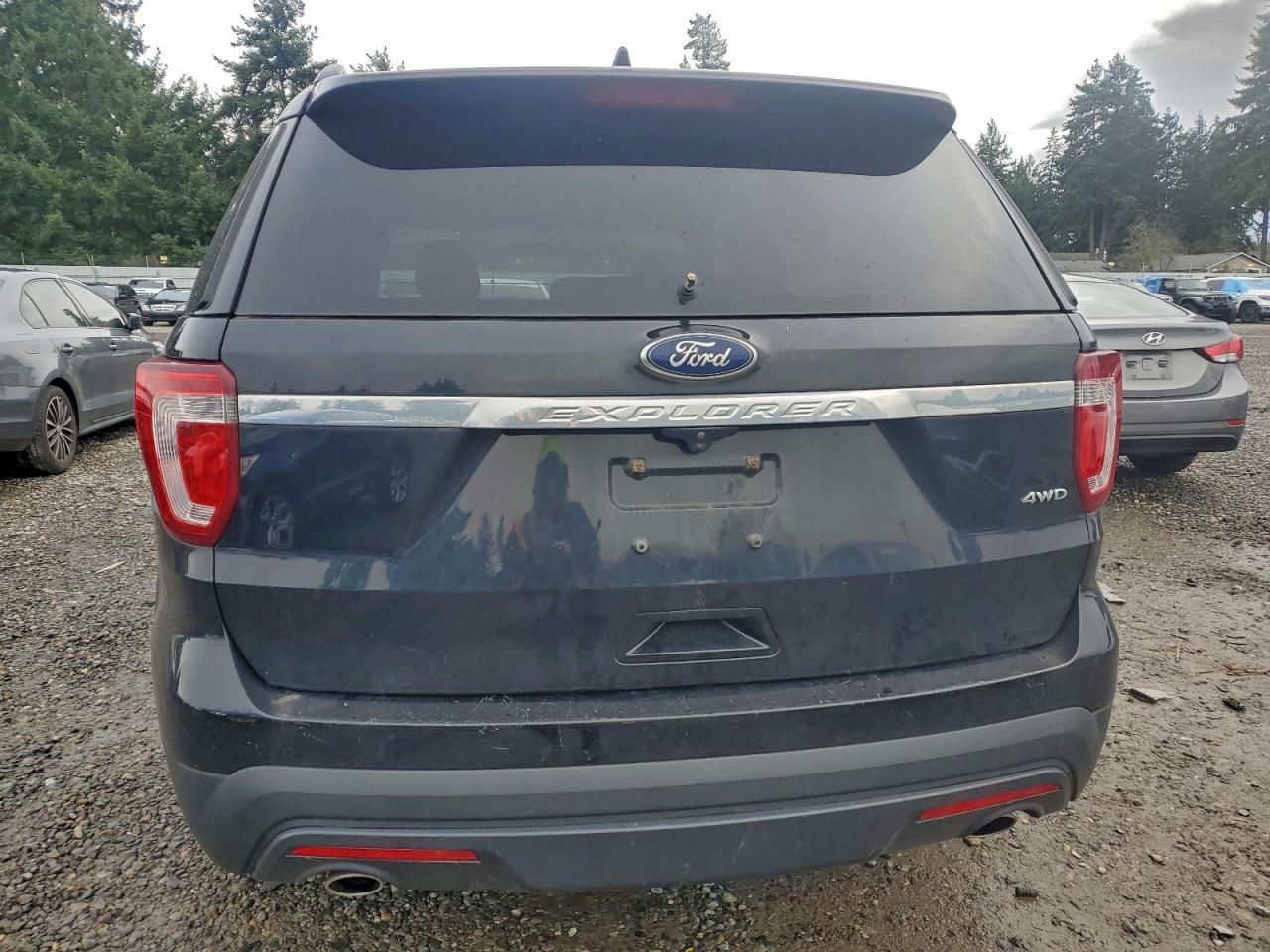 2017 FORD EXPLORER photo 11