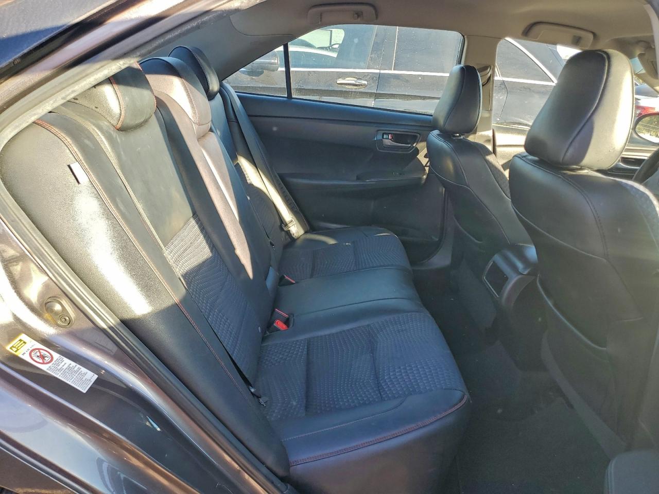 2015 TOYOTA CAMRY HYBRID photo 19