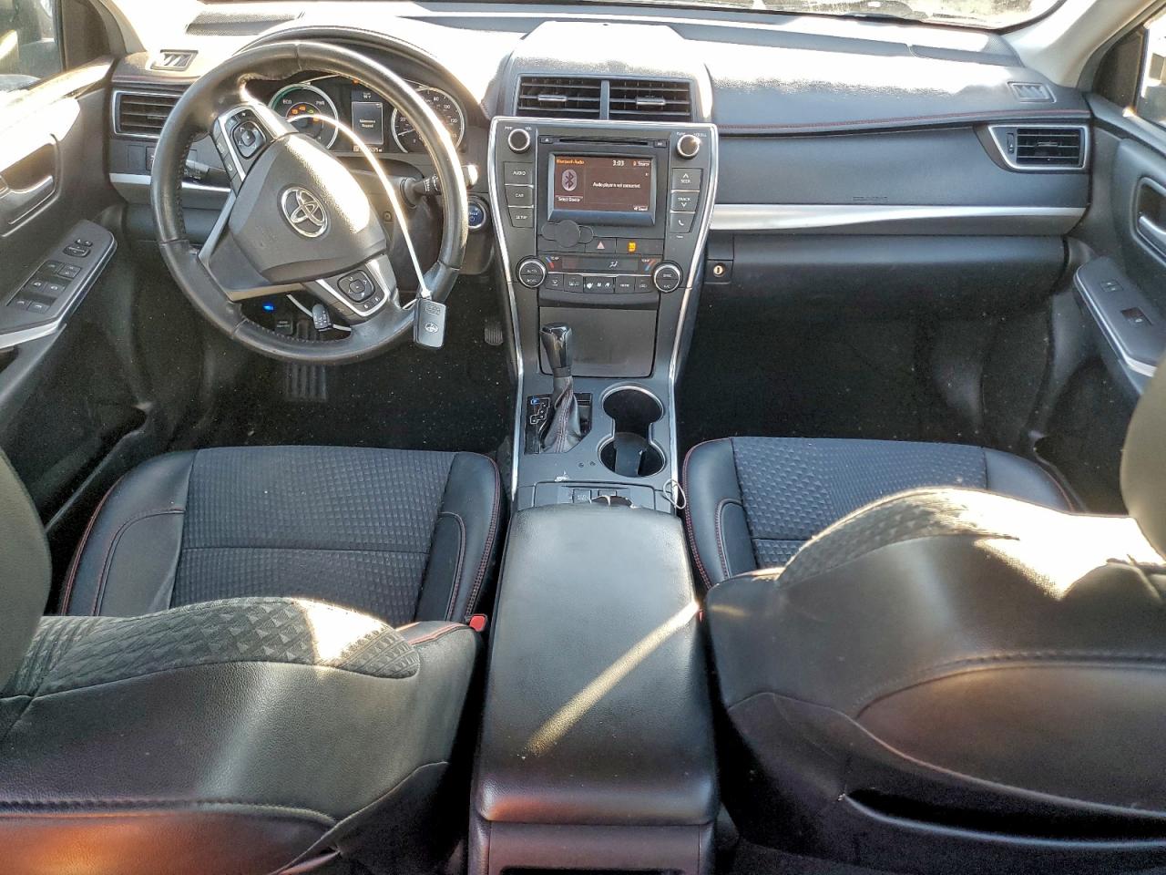 2015 TOYOTA CAMRY HYBRID photo 15