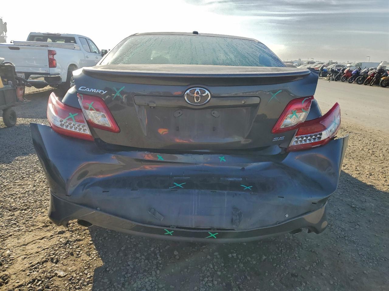 2011 TOYOTA CAMRY SE photo 11