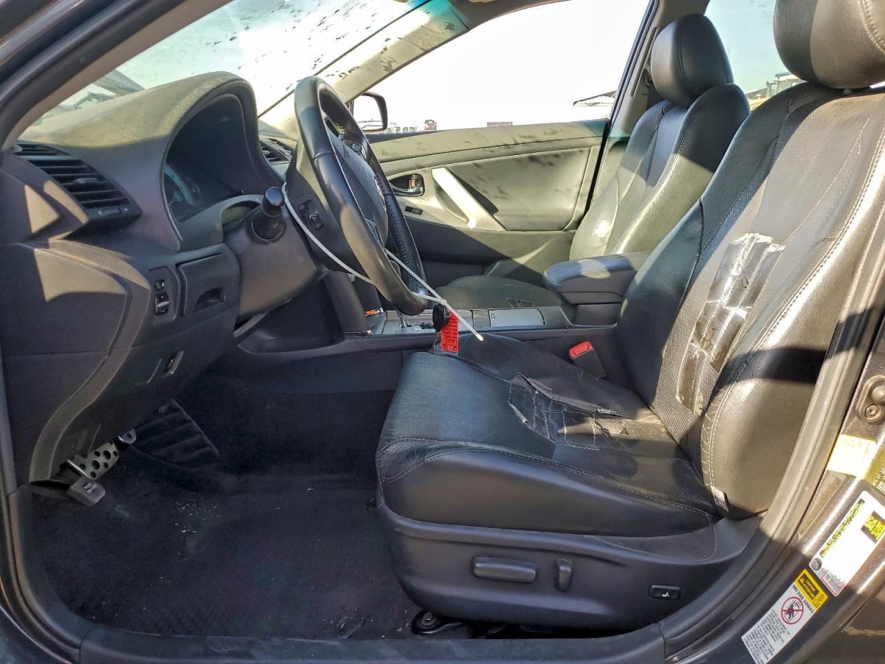 2011 TOYOTA CAMRY SE photo 13