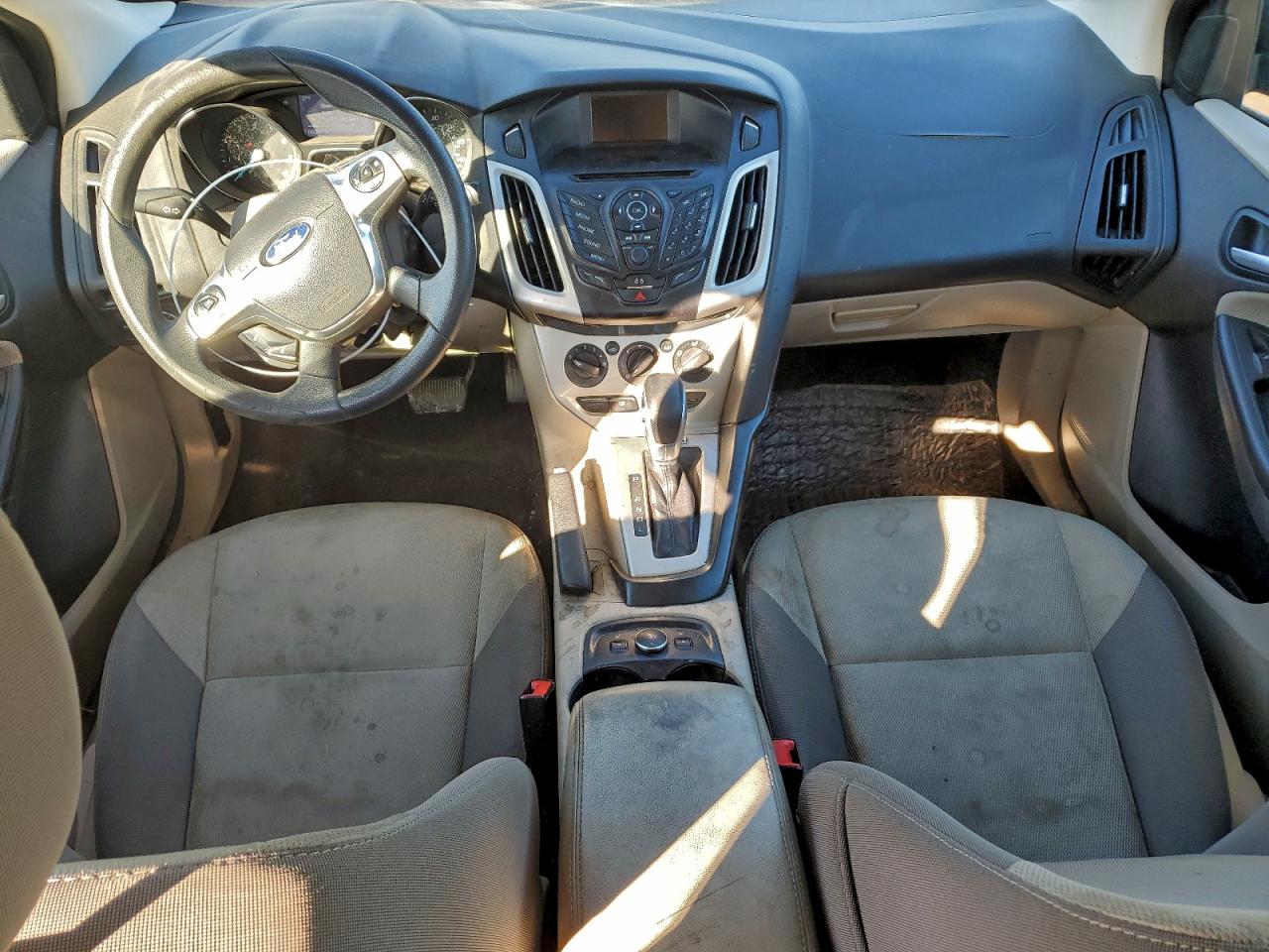 2014 FORD FOCUS SE photo 16