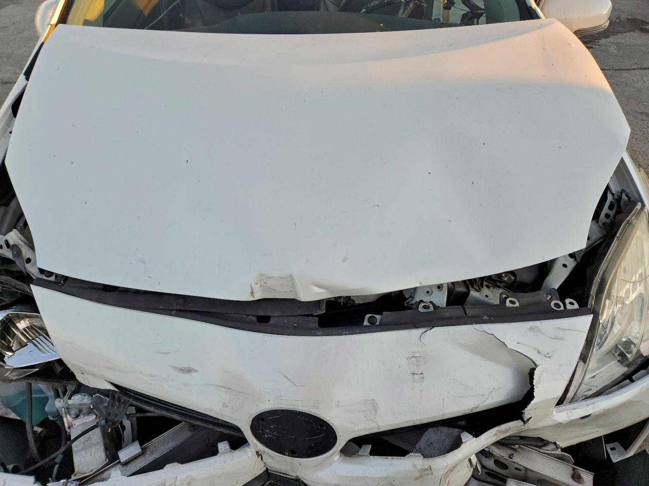 2015 TOYOTA PRIUS photo 21