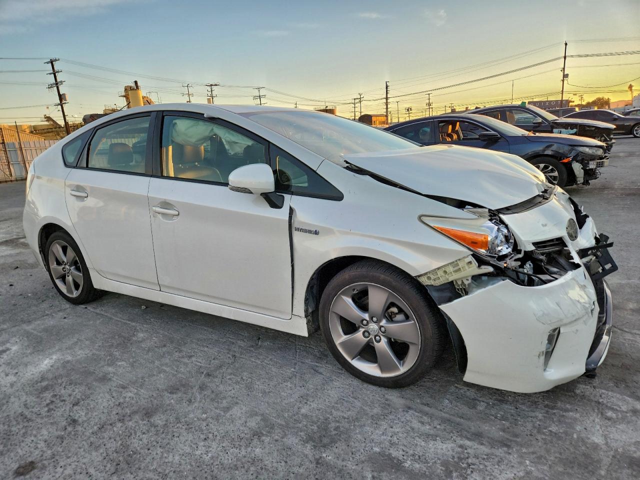 2015 TOYOTA PRIUS photo 7