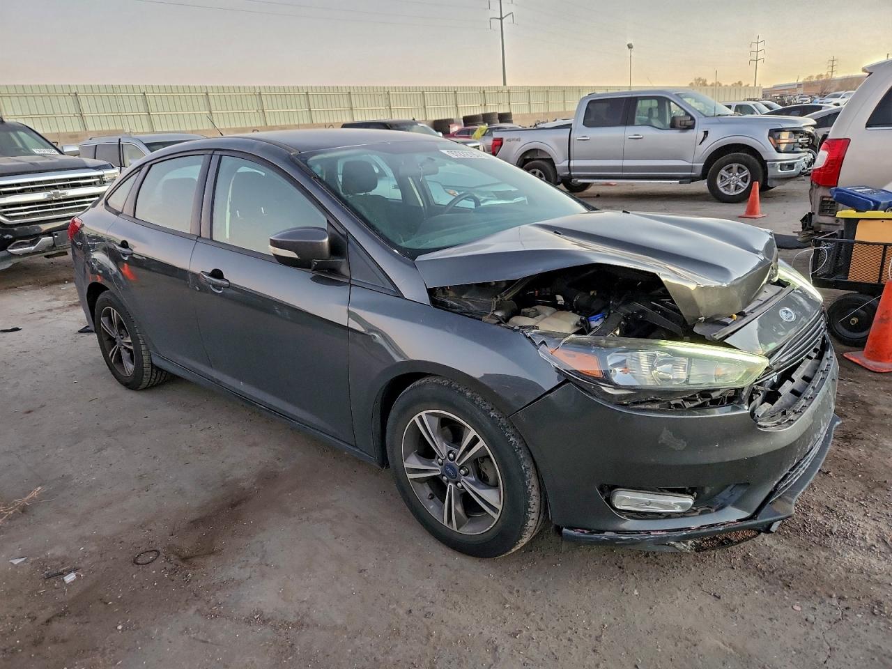 2018 FORD FOCUS SE photo 4