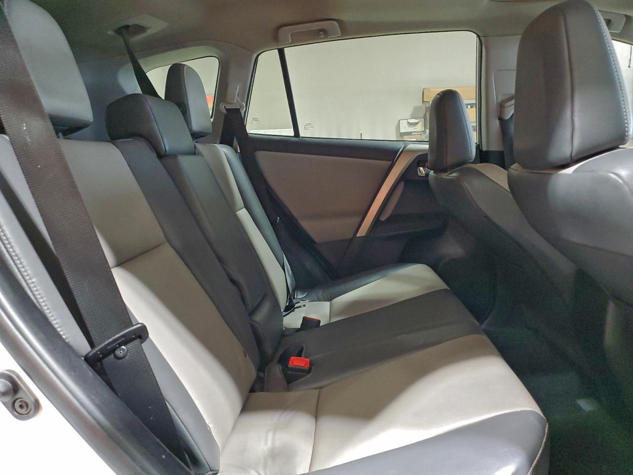 2014 TOYOTA RAV4 LIMITED photo 31