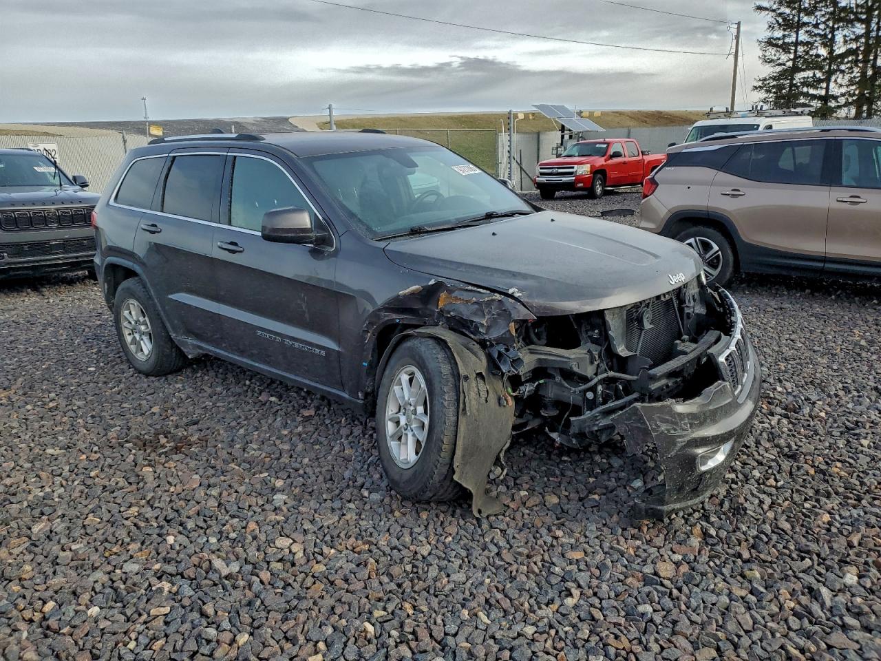 2019 JEEP GRAND CHEROKEE LAREDO photo 4