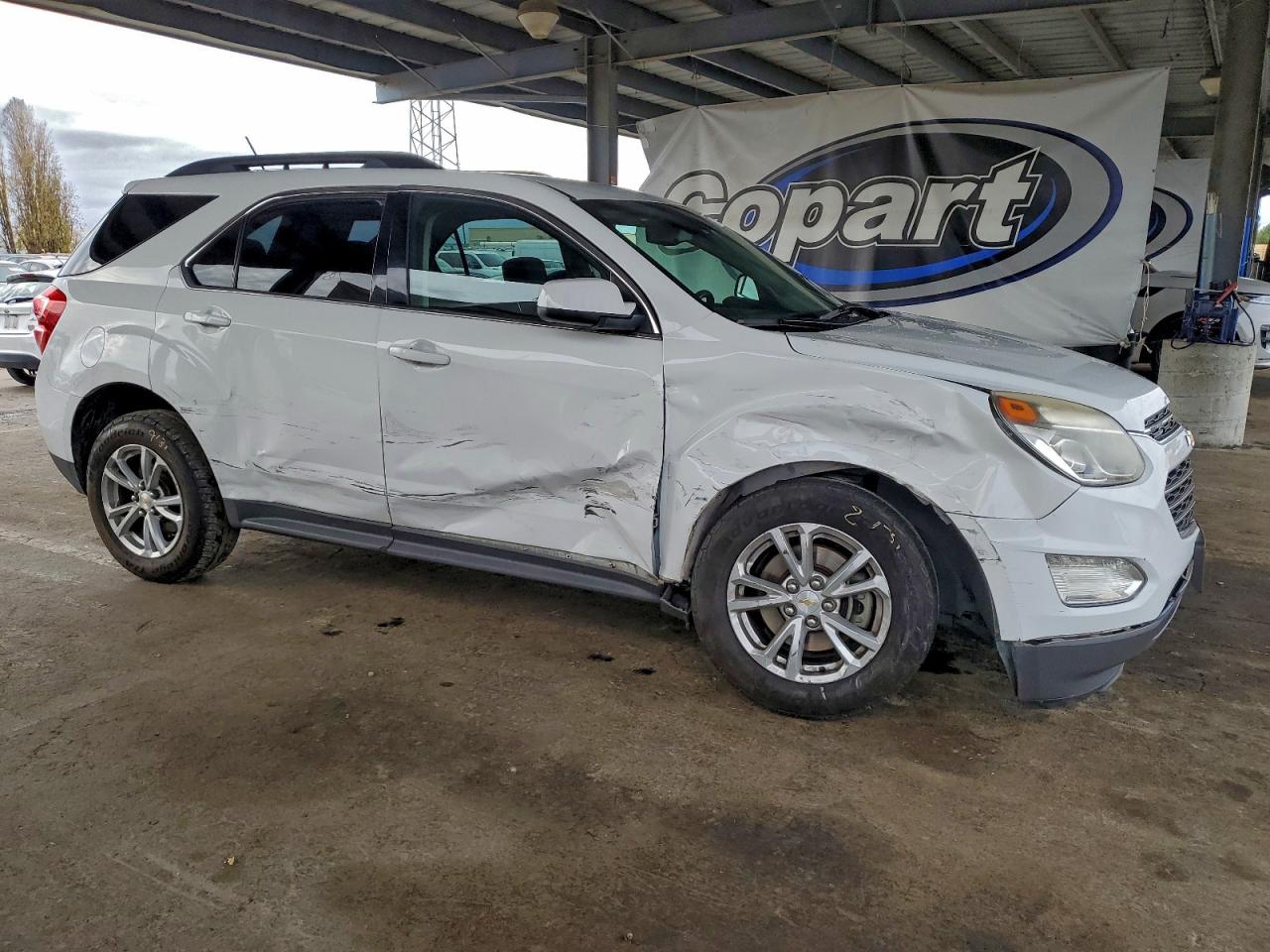 2017 CHEVROLET EQUINOX LT photo 10