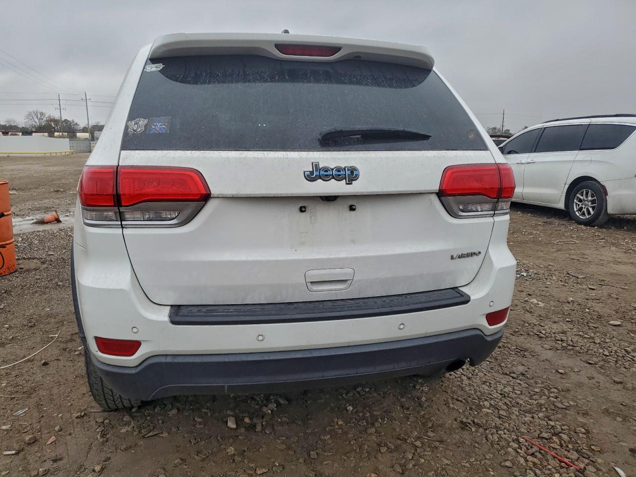 2019 JEEP GRAND CHEROKEE LAREDO photo 16