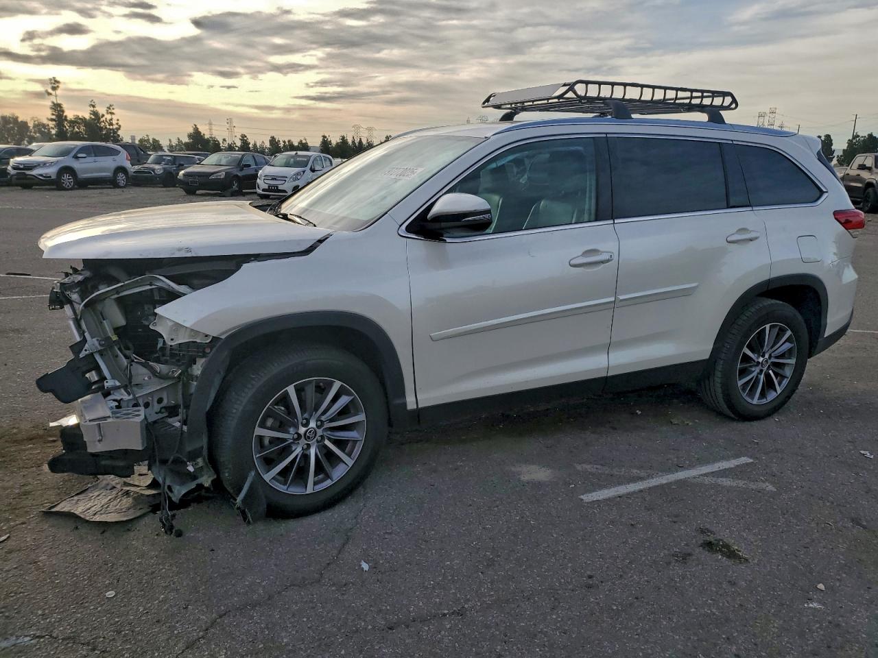2019 TOYOTA HIGHLANDER