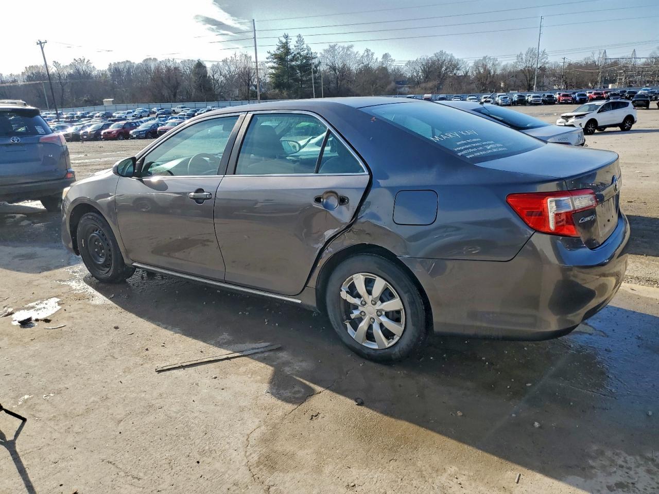 2013 TOYOTA CAMRY LE photo 2