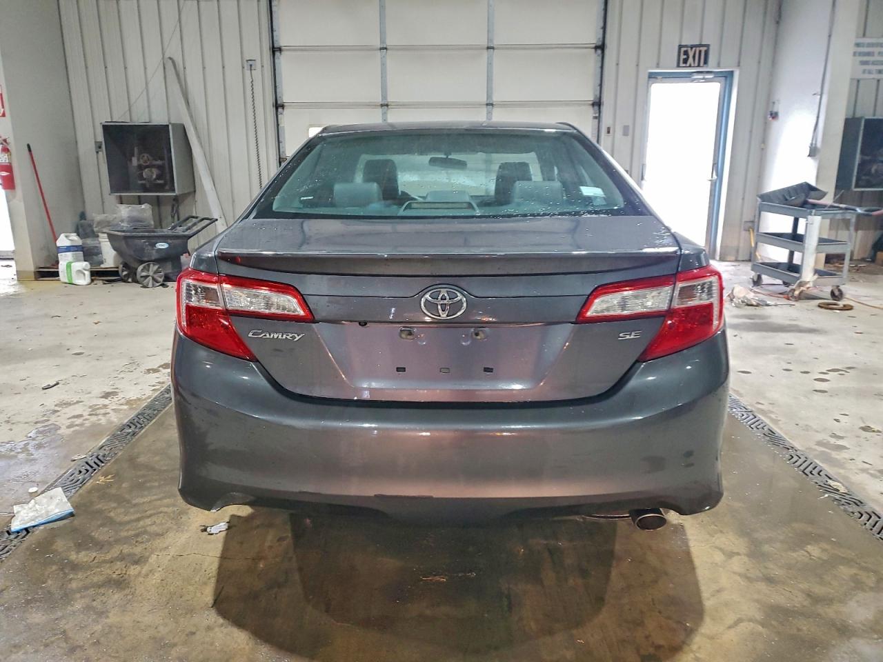 2014 TOYOTA CAMRY L photo 21
