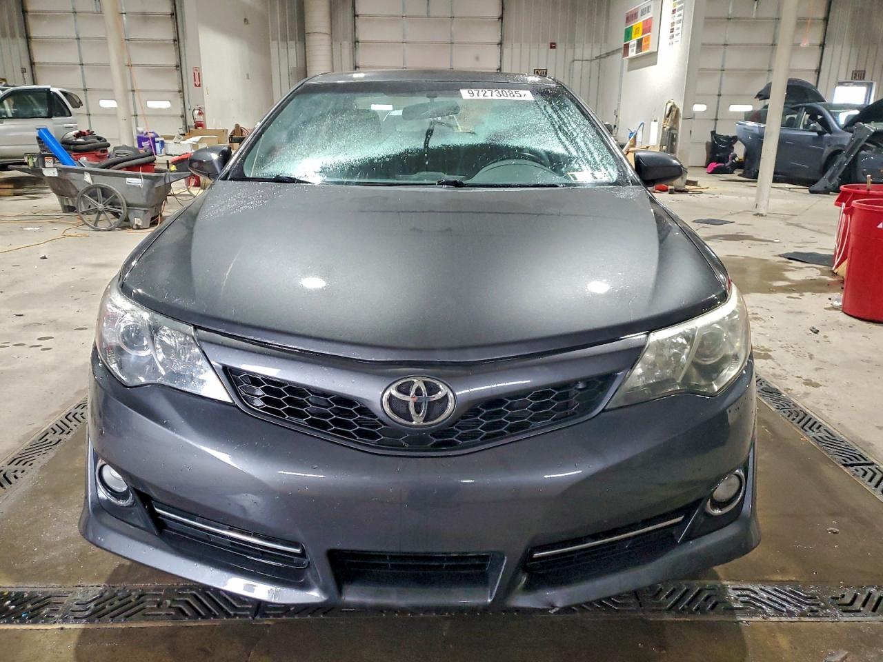 2014 TOYOTA CAMRY L photo 17