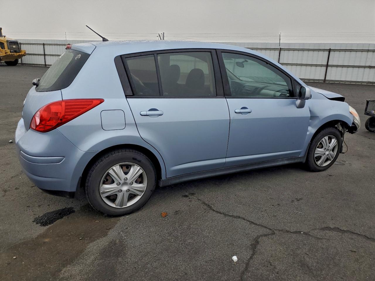 2011 NISSAN VERSA S photo 7