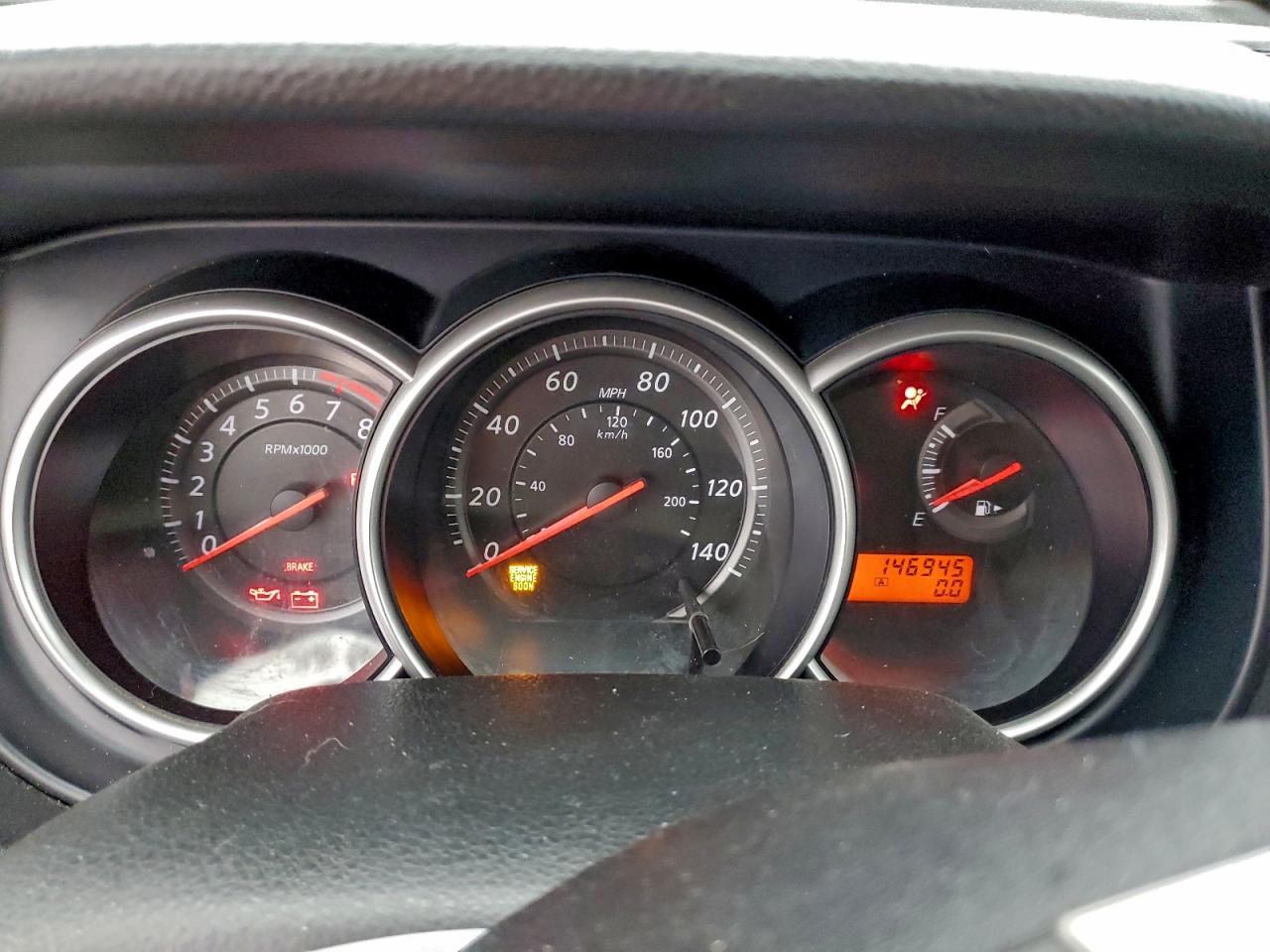 2011 NISSAN VERSA S photo 25