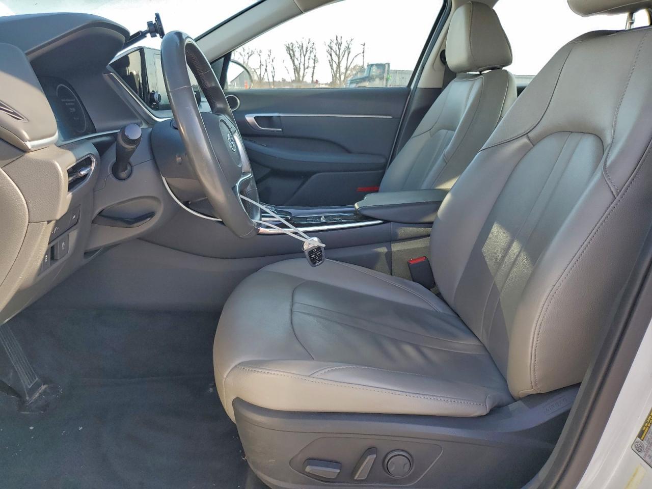 2020 HYUNDAI SONATA SEL photo 19