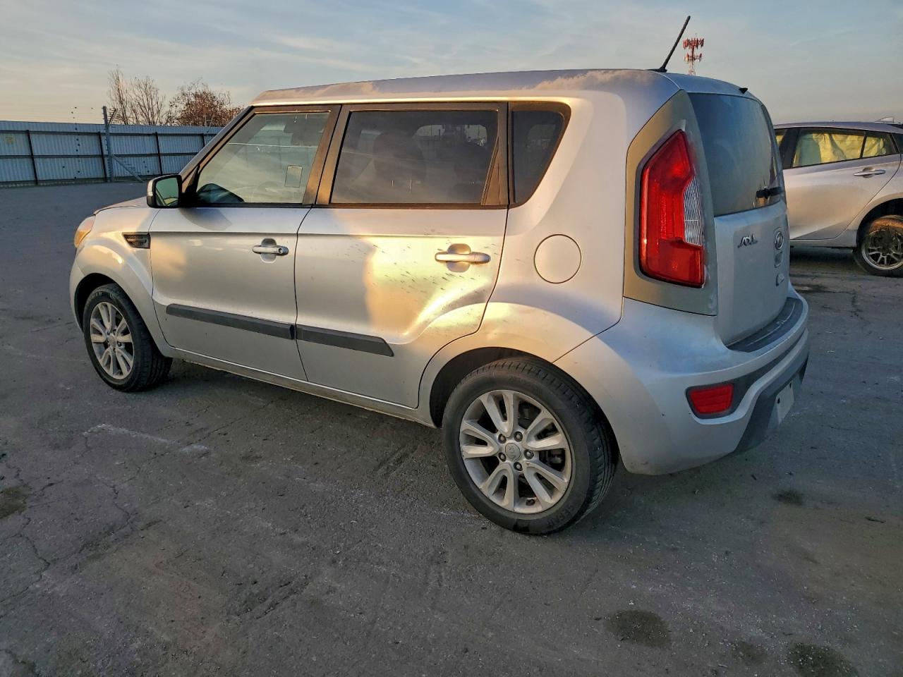 2012 KIA SOUL + photo 3