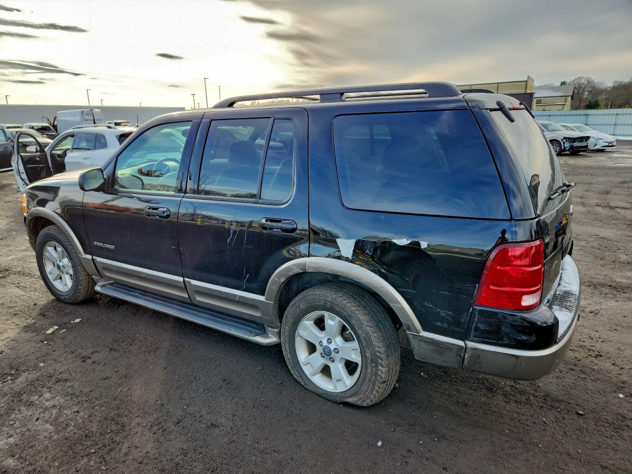 2004 FORD EXPLORER EDDIE BAUER photo 2