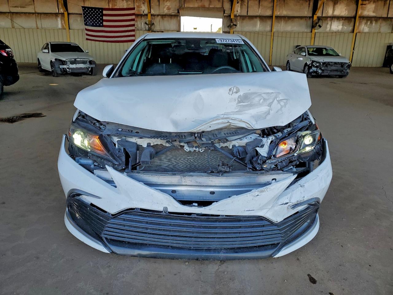 2022 TOYOTA CAMRY LE photo 5