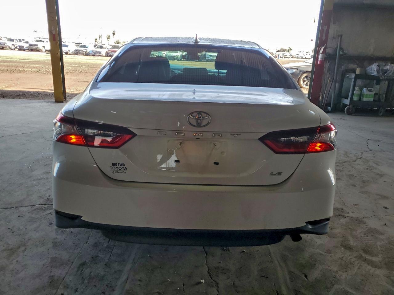 2022 TOYOTA CAMRY LE photo 6