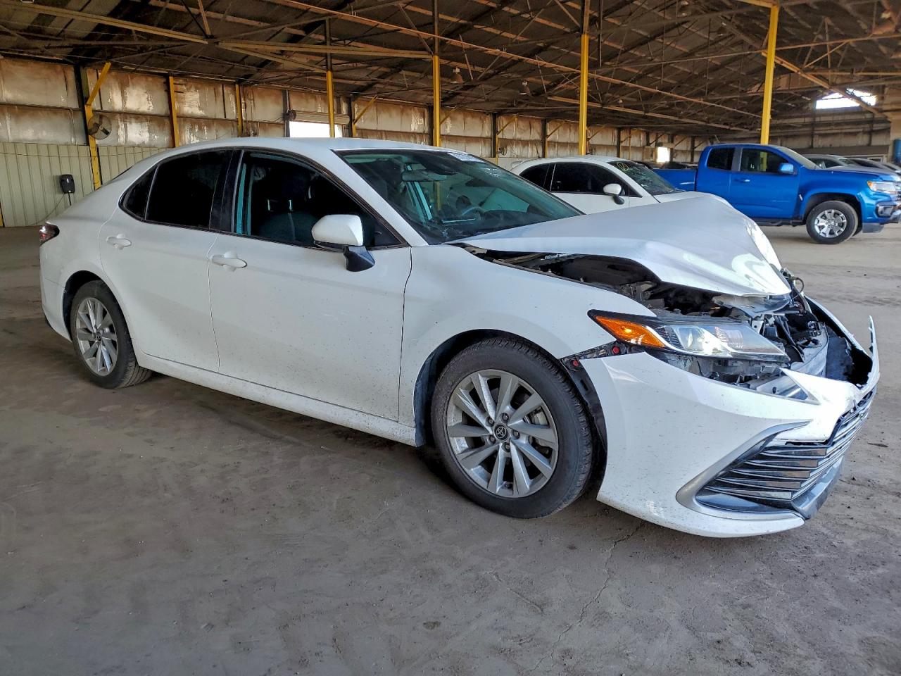 2022 TOYOTA CAMRY LE photo 4