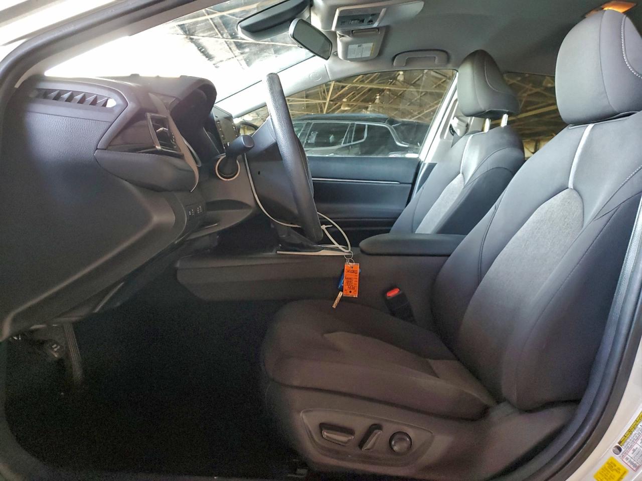 2022 TOYOTA CAMRY LE photo 7