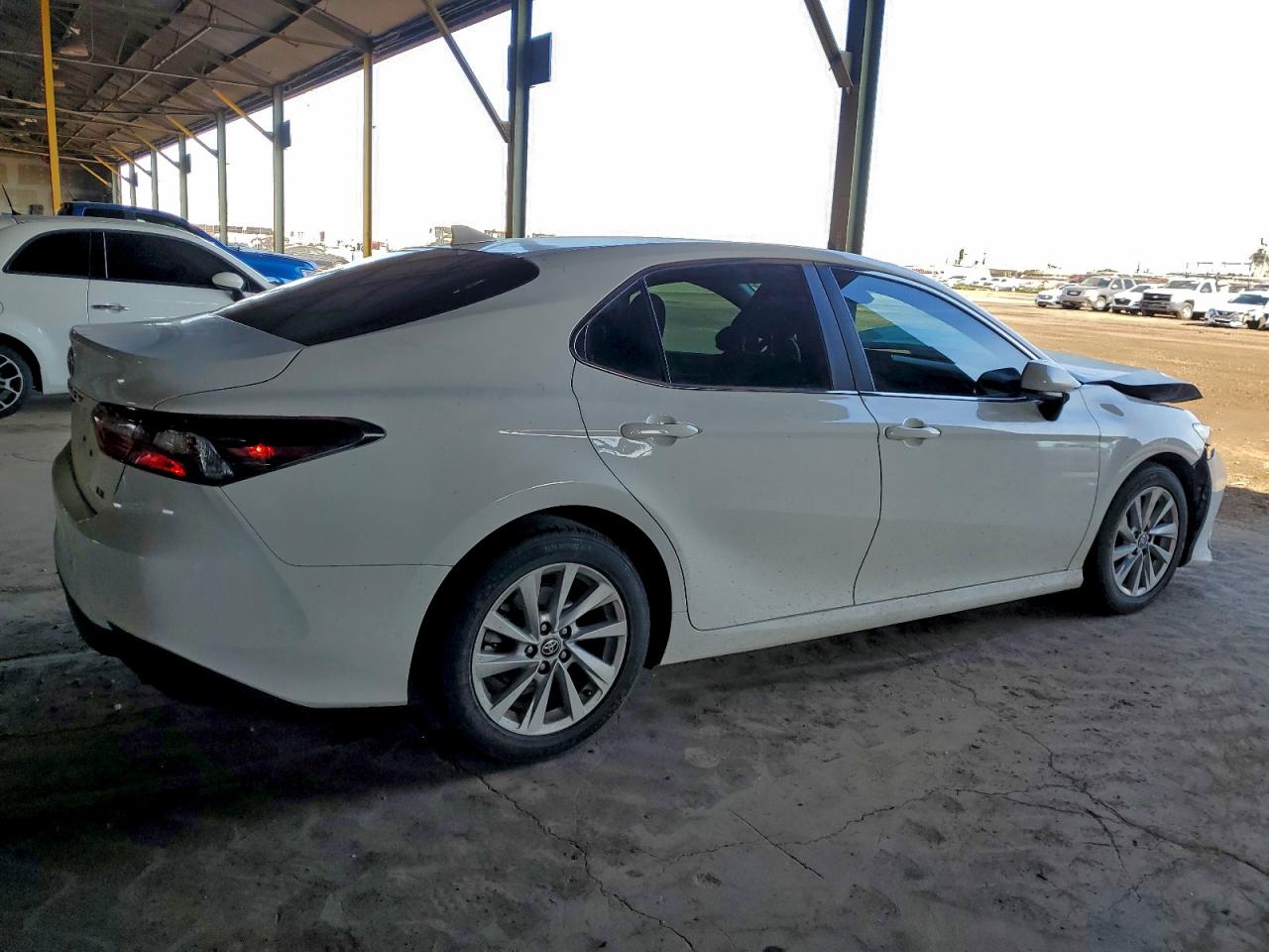 2022 TOYOTA CAMRY LE photo 3
