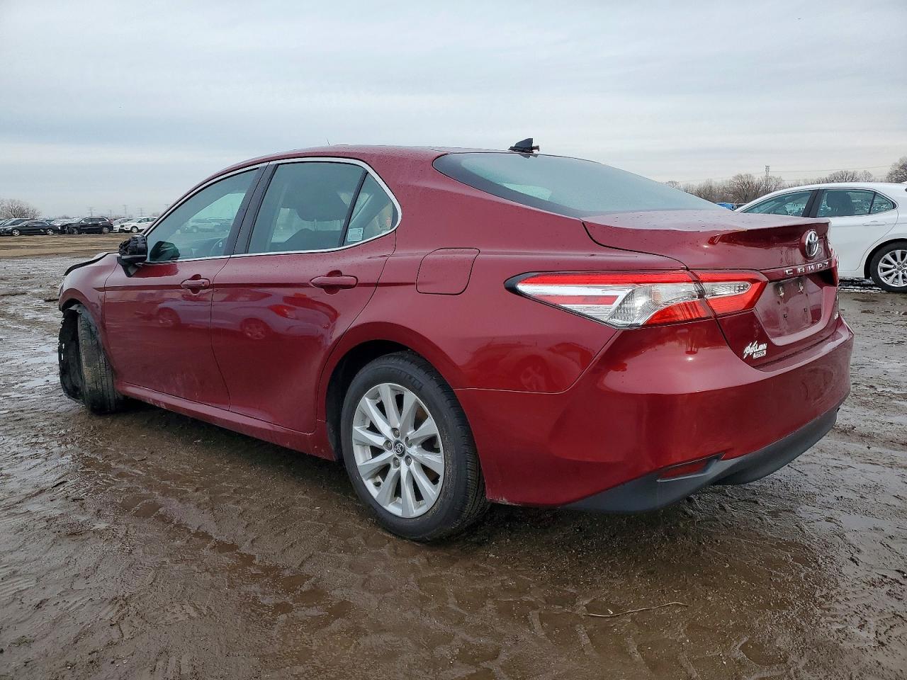 2020 TOYOTA CAMRY LE photo 3
