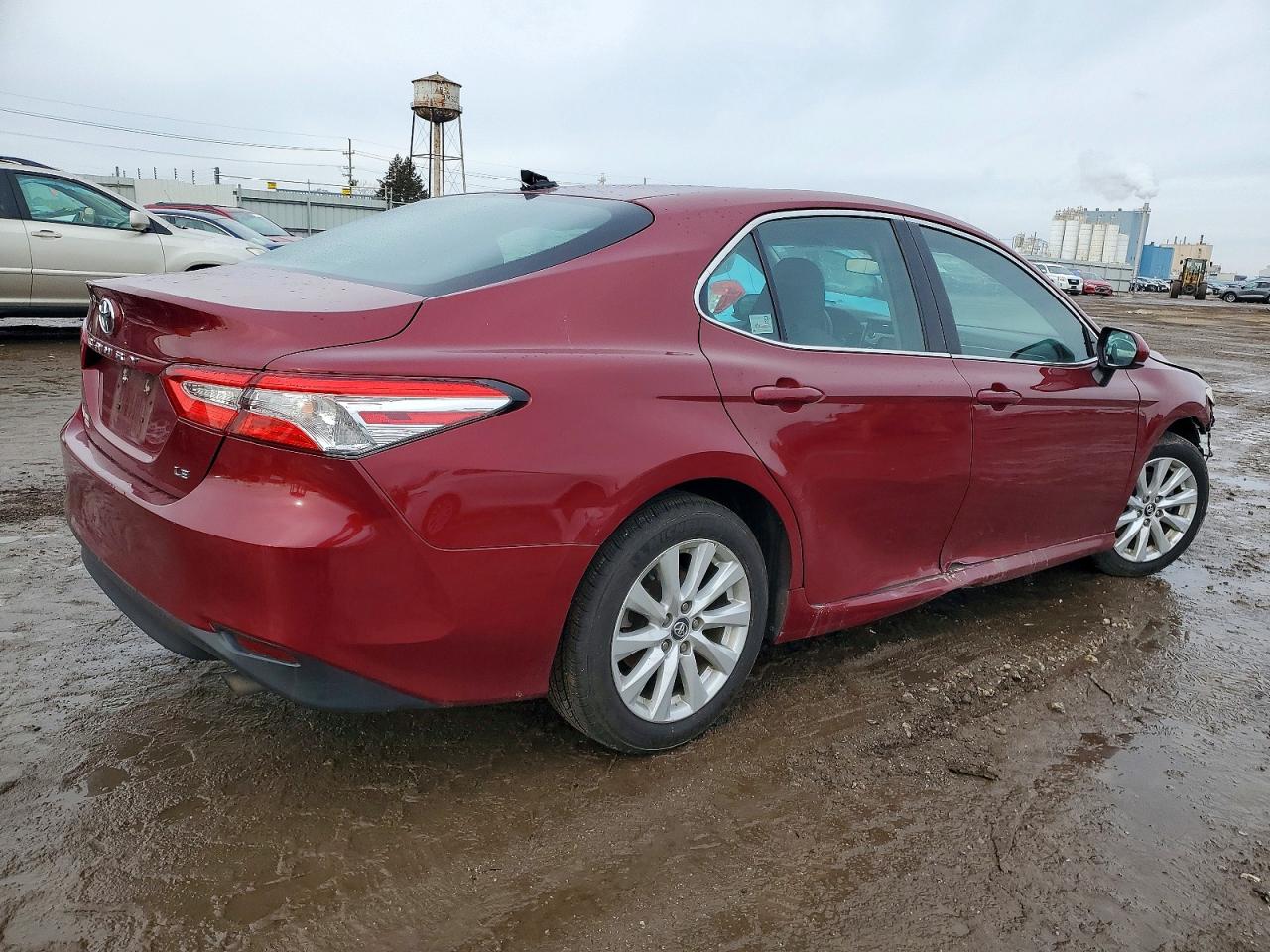 2020 TOYOTA CAMRY LE photo 5