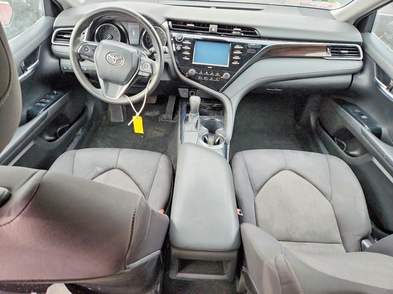 2020 TOYOTA CAMRY LE photo 15