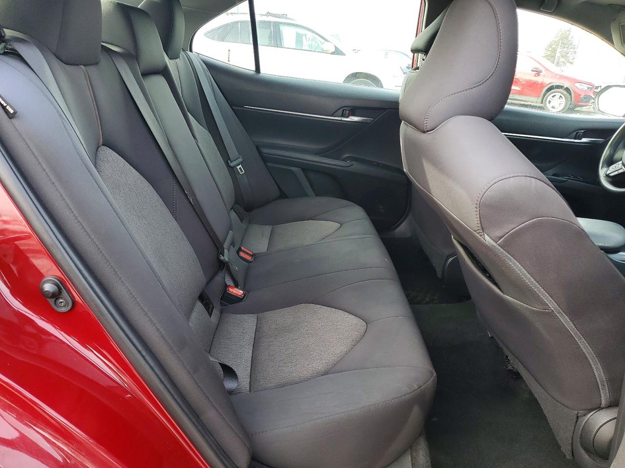 2020 TOYOTA CAMRY LE photo 19