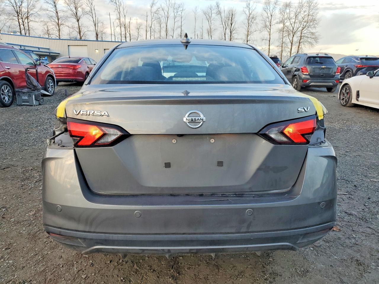 2021 NISSAN VERSA SV photo 6