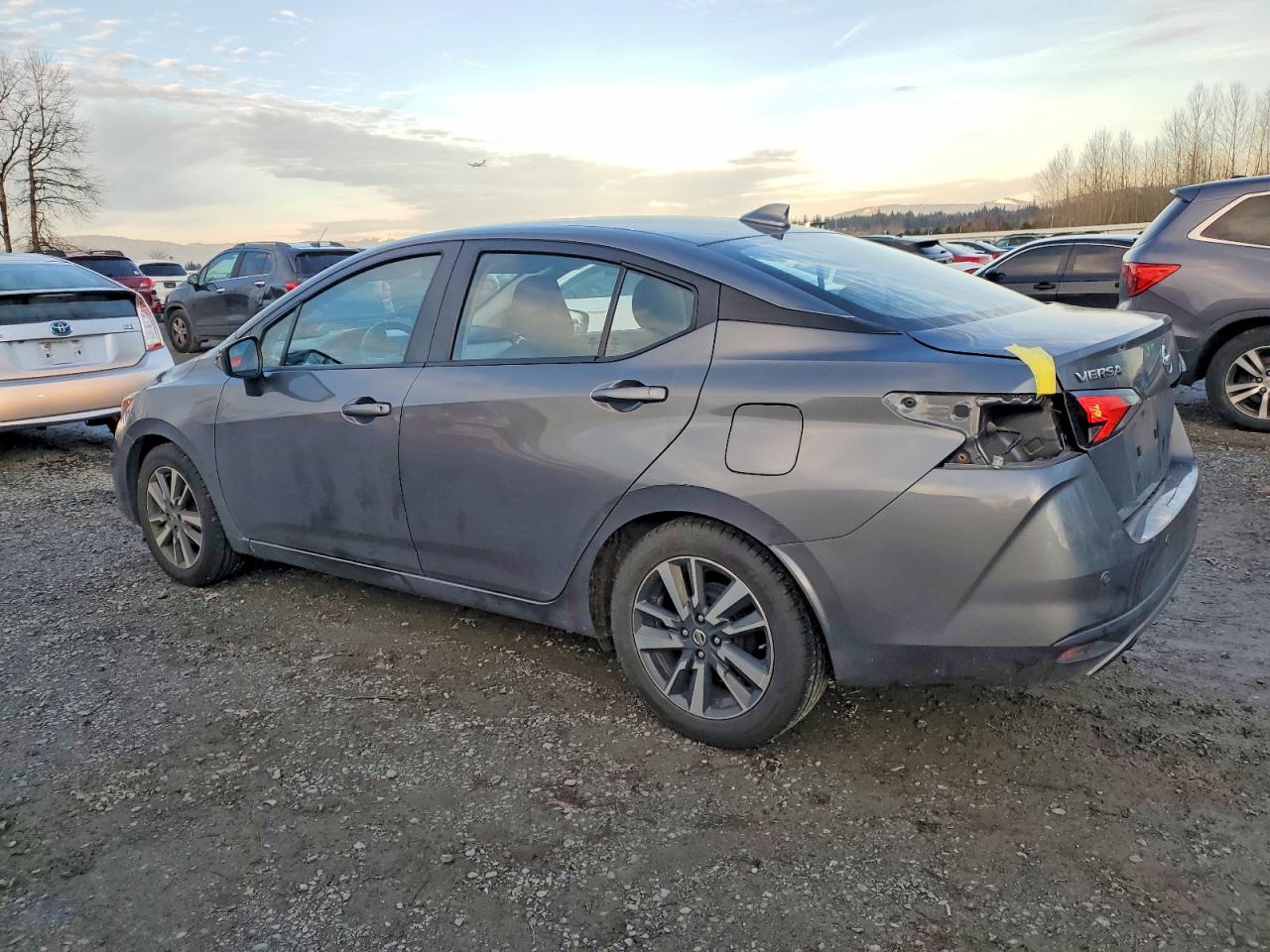 2021 NISSAN VERSA SV photo 2