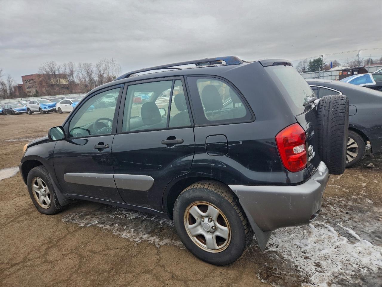 2004 TOYOTA RAV4 photo 3