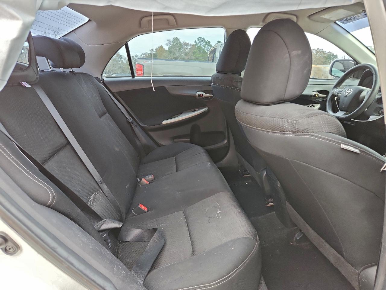 2013 TOYOTA COROLLA BASE photo 19