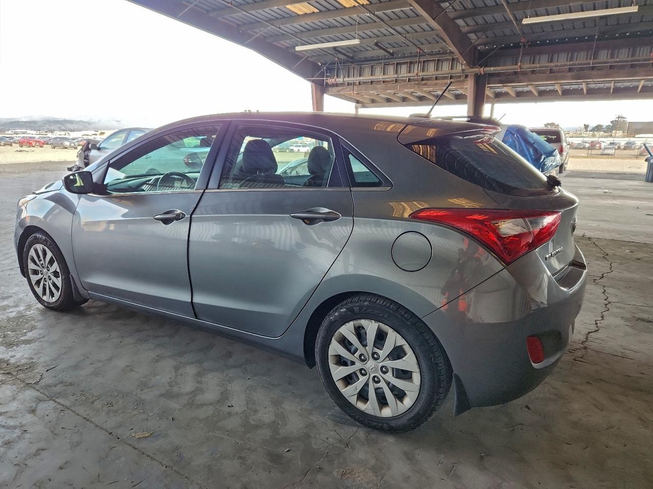 2016 HYUNDAI ELANTRA GT photo 2