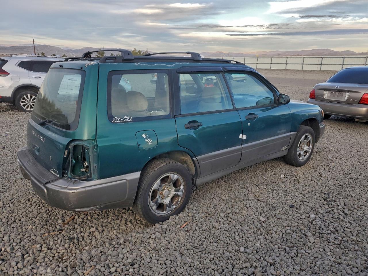 1999 SUBARU FORESTER S photo 3