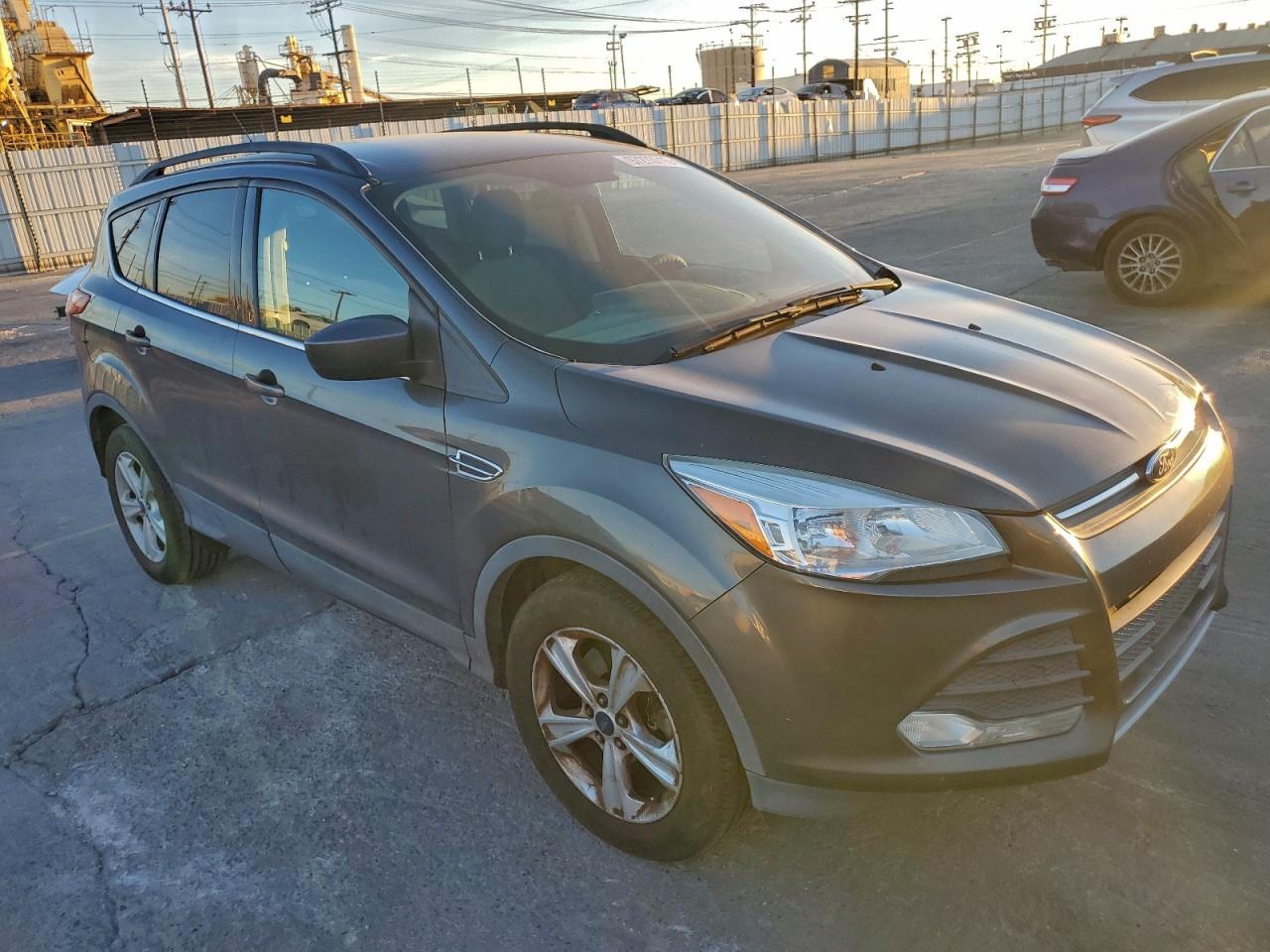 2016 FORD ESCAPE SE photo 4