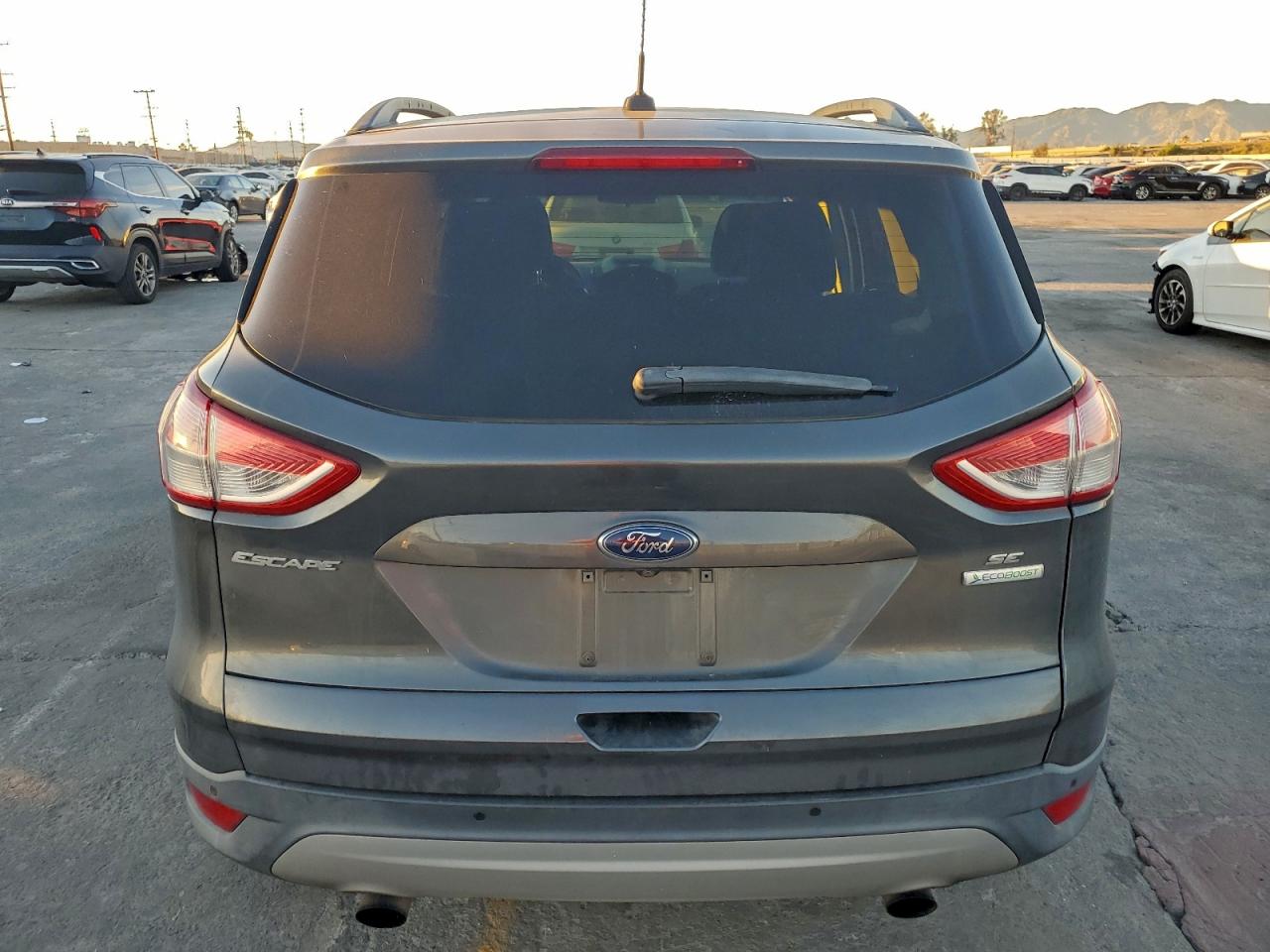 2016 FORD ESCAPE SE photo 6