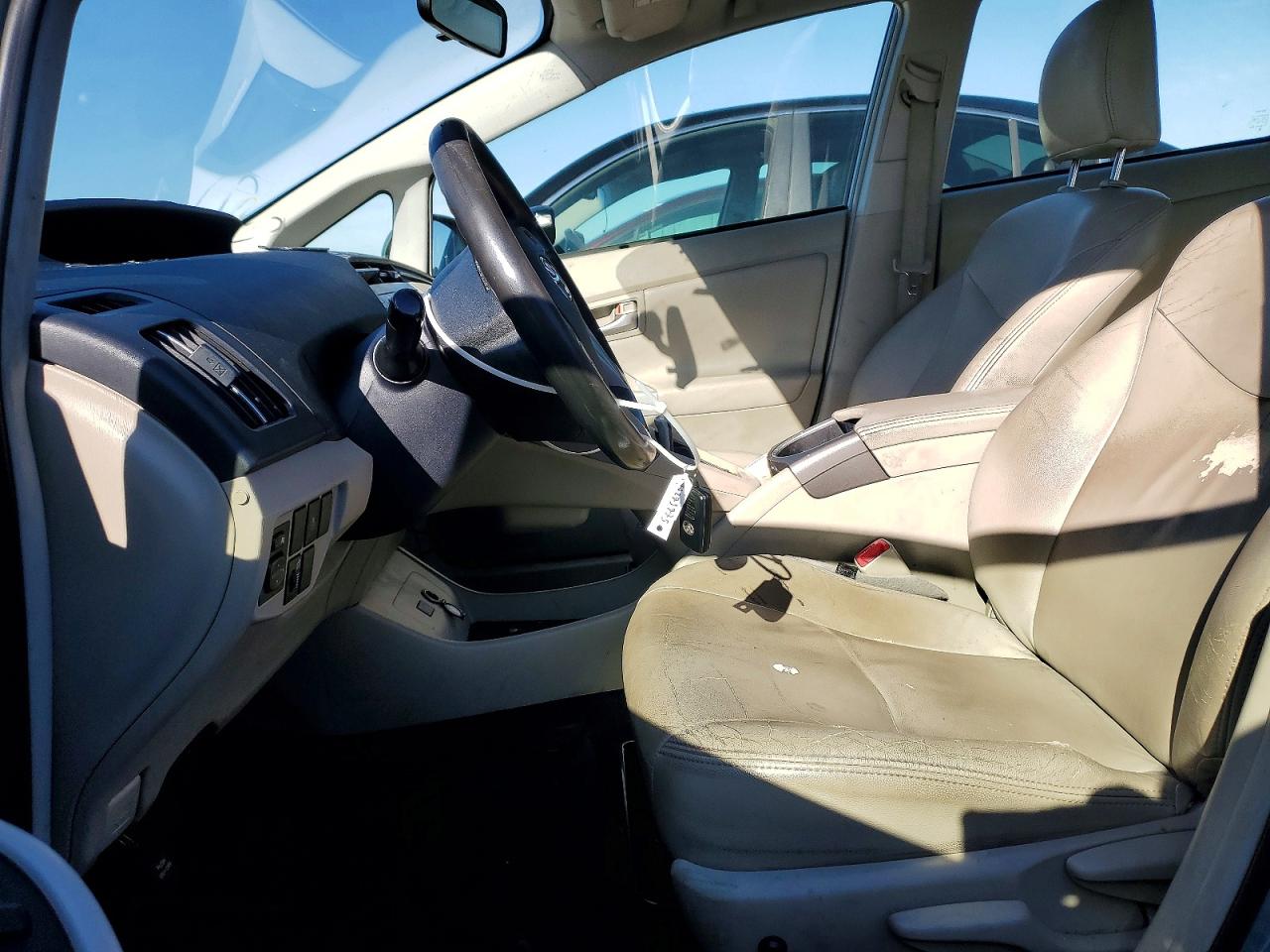 2012 TOYOTA PRIUS photo 7
