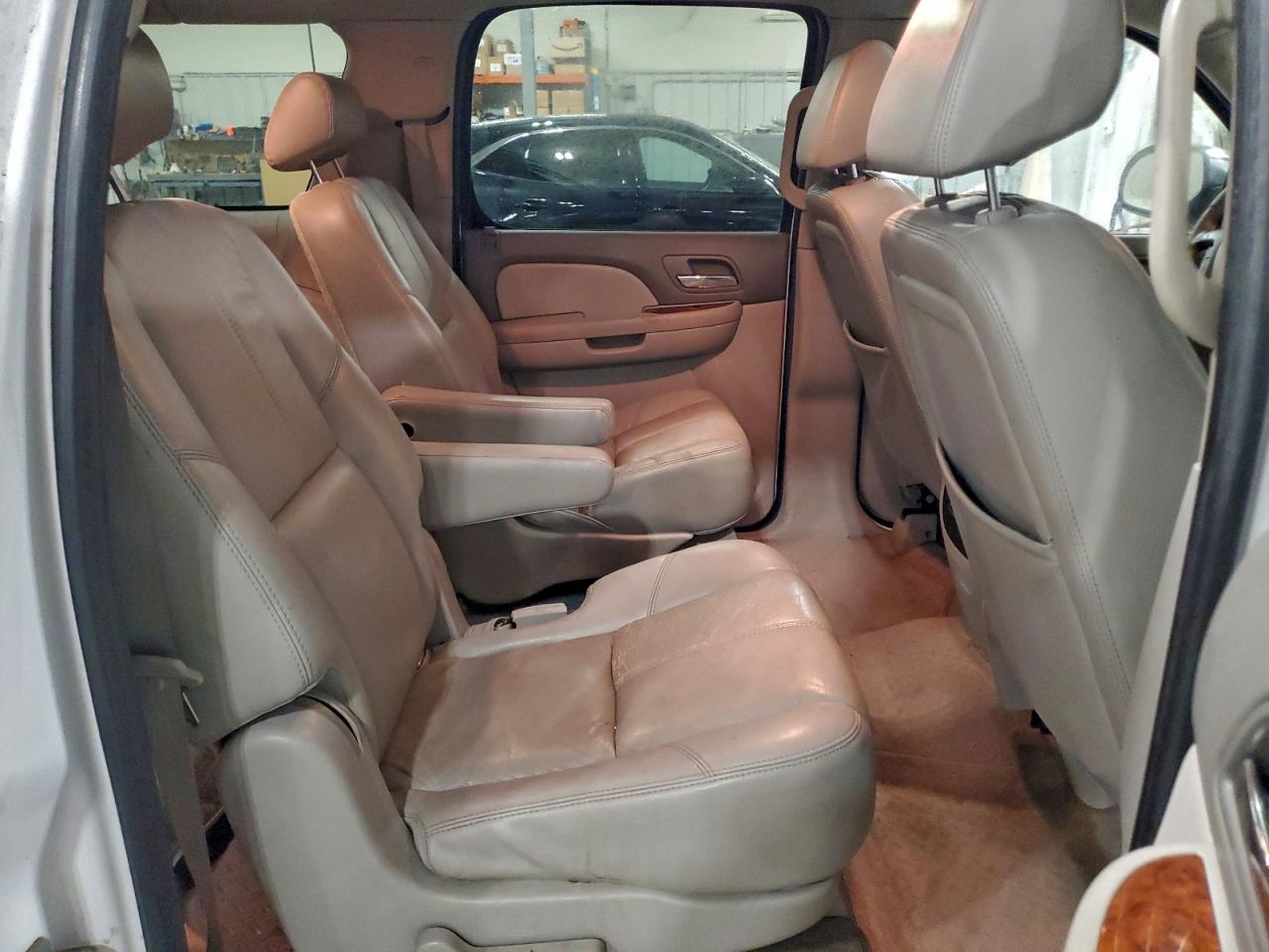 2007 CHEVROLET SUBURBAN K1500 photo 11